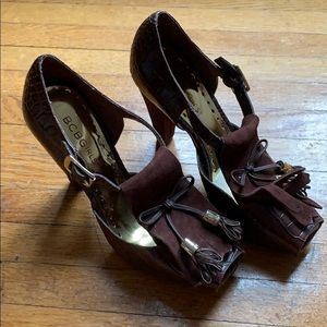 NWOT gorgeous tassel BCBG  heels